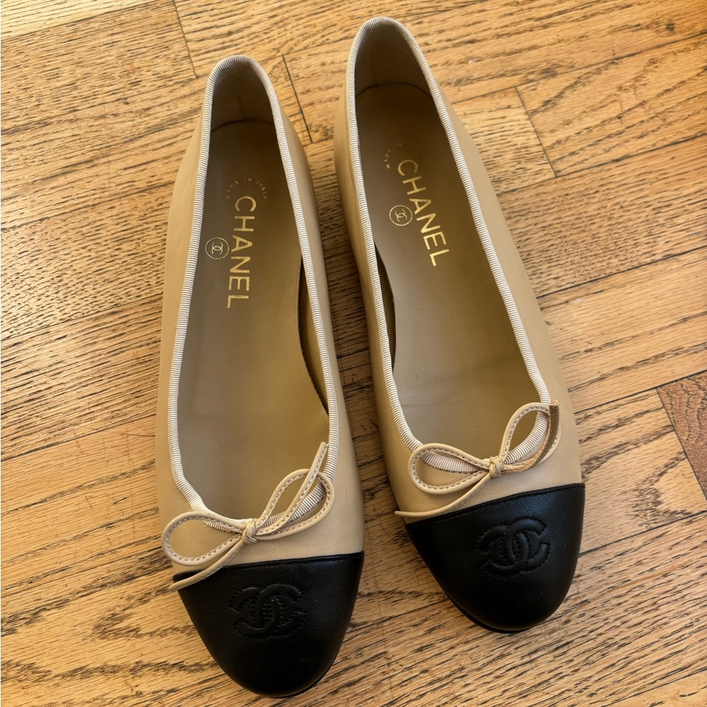 CHANEL BALLET FLATS
